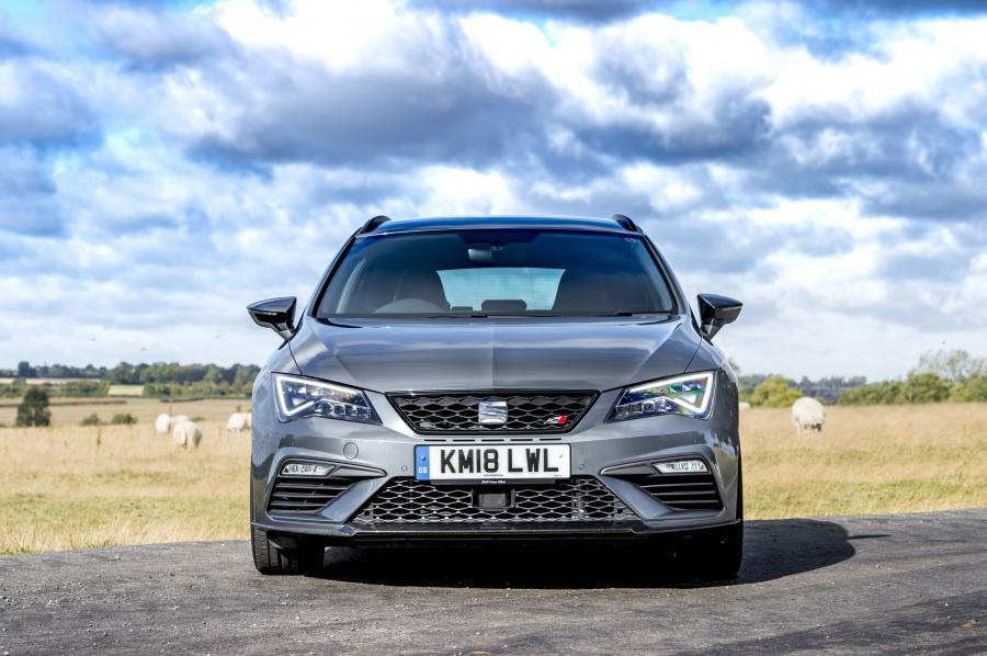  Seat Leon ST Cupra Carbon Edition 2018 года  (UK) (фото 5 из 13)
